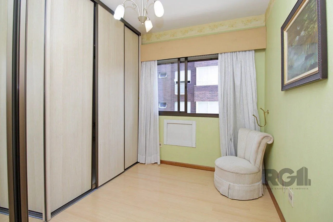 Imagem Apartamento de 3 dormitórios, suíte e 2 vagas de garagem no bairro Petrópolis em Porto Alegre