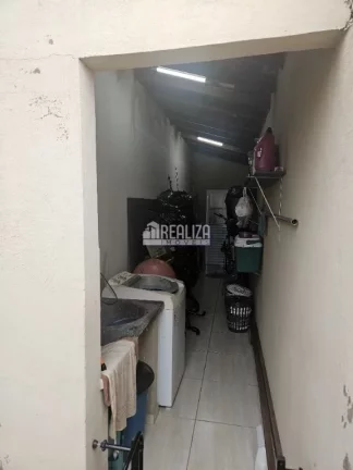 Imagem Casa à venda no bairro Jardim Eldorado, Uberaba - 2 dormitórios, porcelanato e alarme