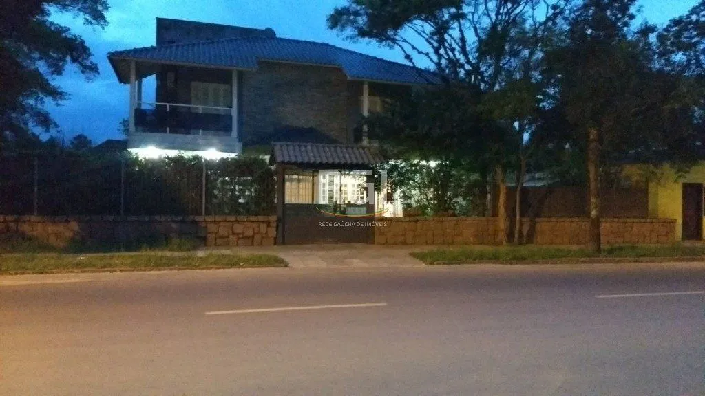 Imagem Casa para Venda - 300m², 2 dormitórios, sendo 1 suites, 3 vagas - Belém Novo