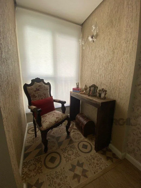 Imagem Casa em Condomínio para Comprar no bairro Pedra Redonda com 4 suítes