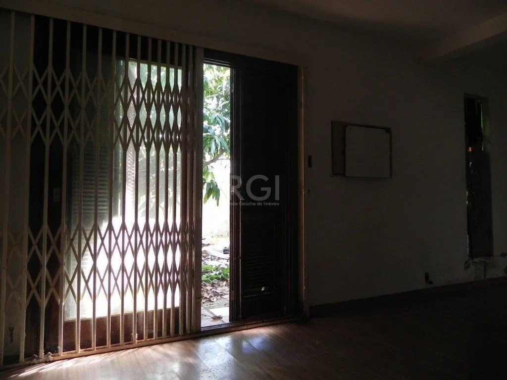 Imagem Casa para Venda - 110m², 4 dormitórios, sendo 1 suites, 4 vagas - Jardim Itu