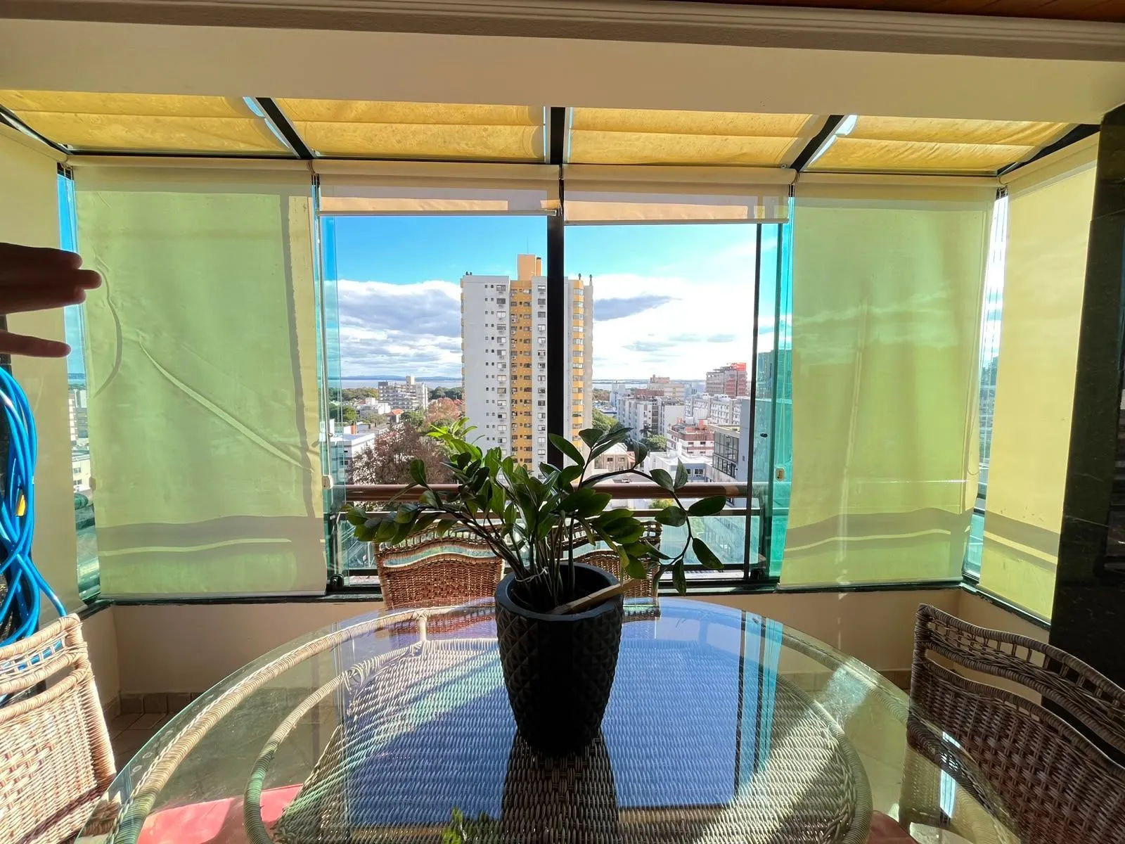 Imagem Apartamanto a venda no Menino Deus com 3 quartos e sacada