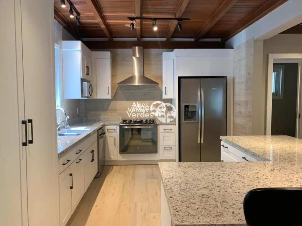 Imagem Vende-se Casa em condomínio, com 03 dormitórios