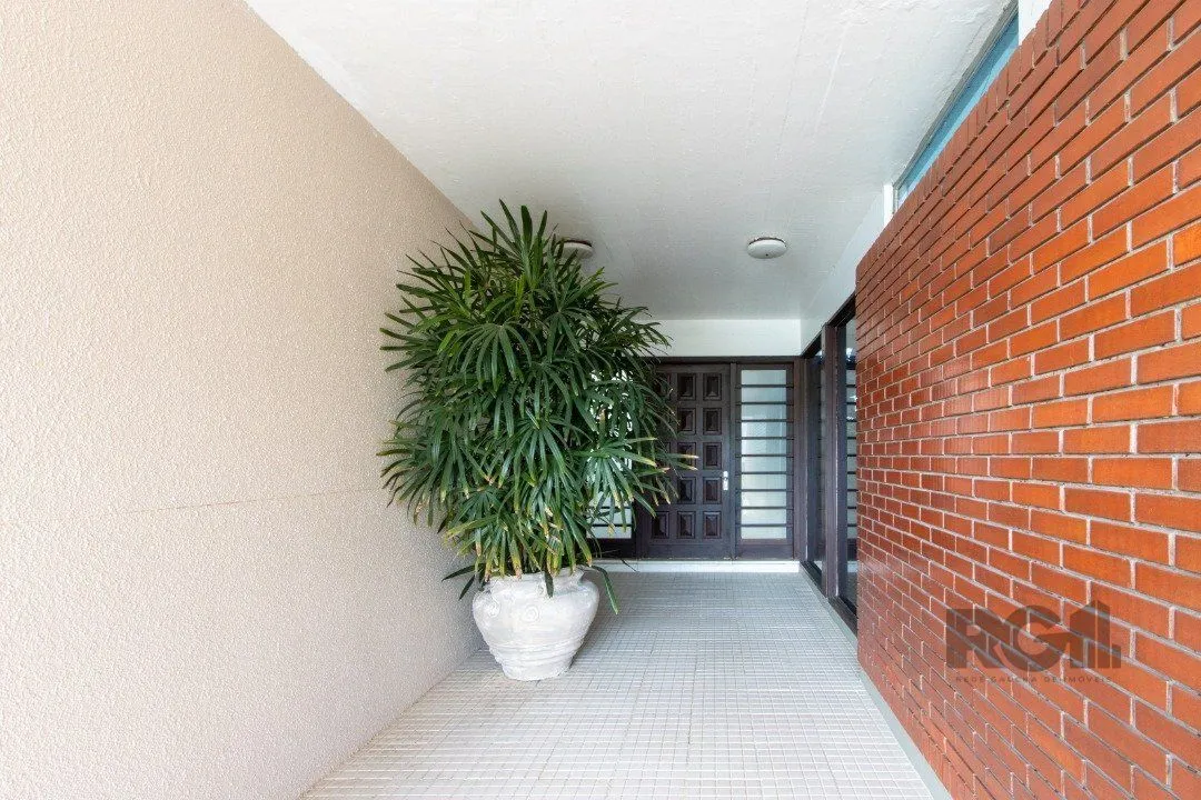 Imagem Casa com 724 m² privativos, 4 dormitórios sendo 4 suítes, 6 vagas sendo 3 cobertas