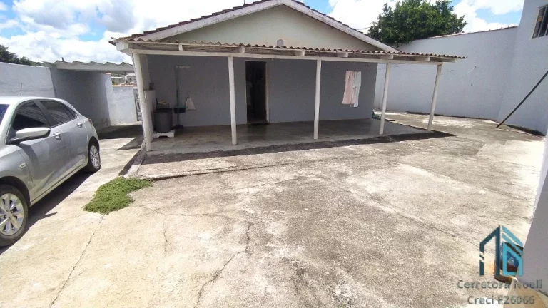 Imagem Casa com amplo quintal, a venda 03 quartos em Colombo PR