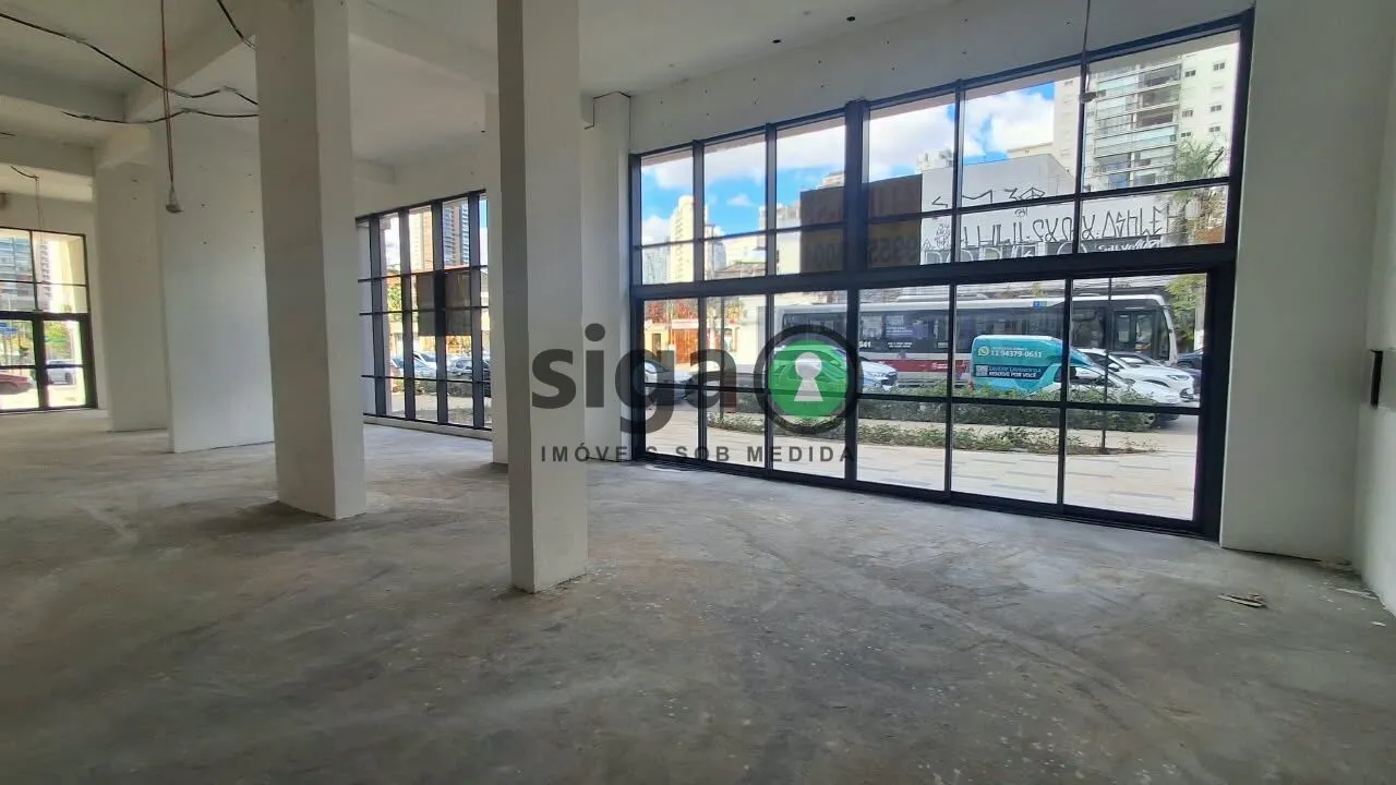 Imagem Loja de esquina com 500 m² para locação no Brooklin | Pé-direito duplo e porte-cochère