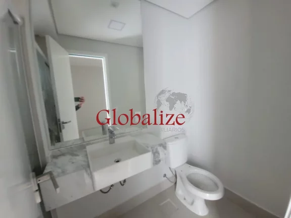 Imagem Apartamento à venda com 82m², 2 suites, varanda com Grill, piscina, vaga demarcada por R$875.000,00 na Ponta da Praia em Santos