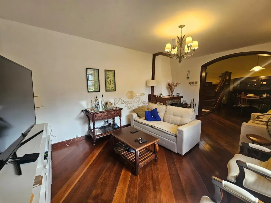 Imagem Casa em Condomínio para Venda em Teresópolis / RJ no bairro Várzea
