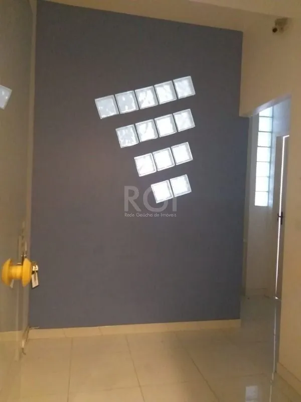 Imagem MÁFFER IMÓVEIS ALUGA Sala Comercial na Av. Cristóvão Colombo - Próxima à Félix da Cunha- 32.71m²