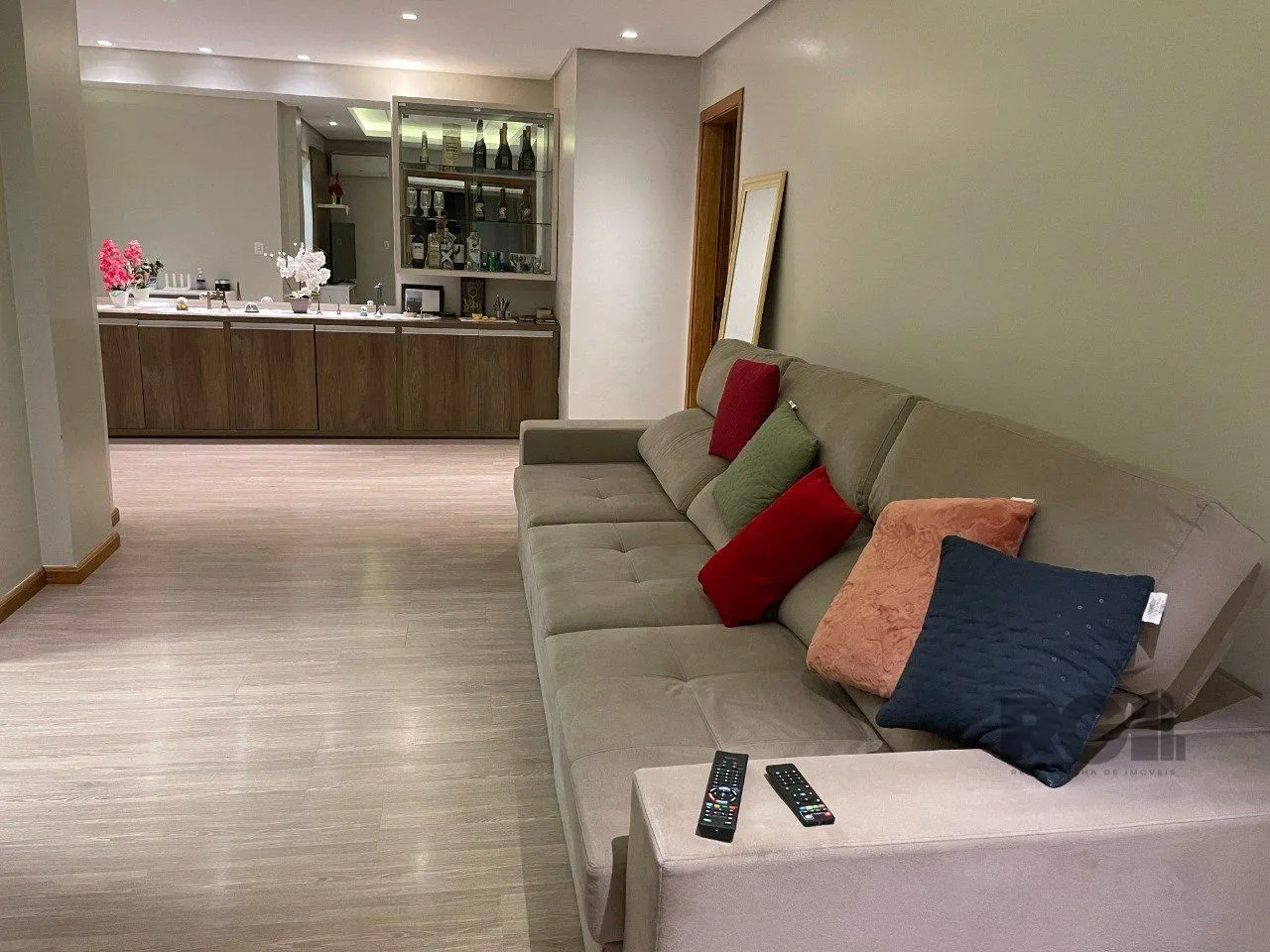 Imagem Apartamento mobiliado, 3 dormitórios, 1 suíte, vaga de garagem, Bairro Vila Eunice