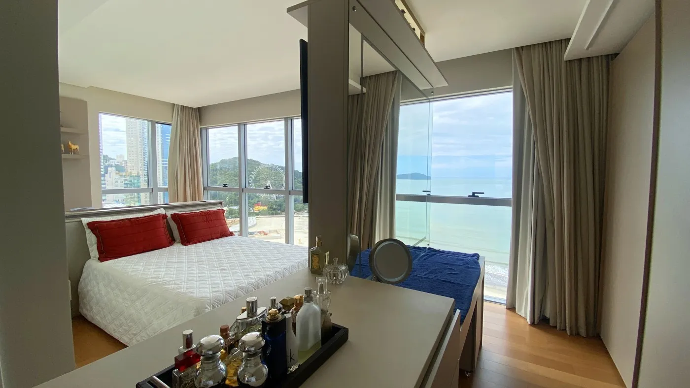 Imagem Apartamento Frente Mar para Venda em Balneário Camboriú, CENTRO, 4 dormitórios, 4 suítes, 5 banheiros, 4 vagas