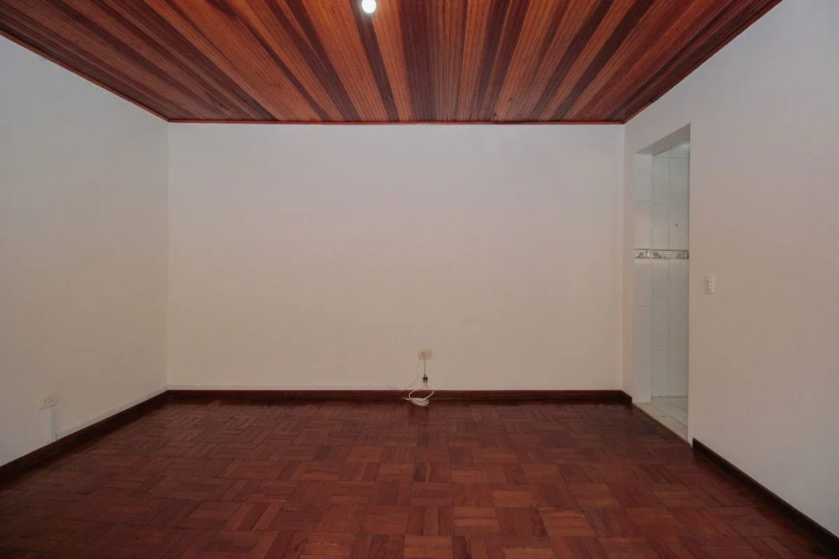 Imagem Casa com 2 dormitórios ( quartos) Butantã ( Rio Pequeno), Cozinha e Área de Serviço espaçosas, 1 vaga de garagem