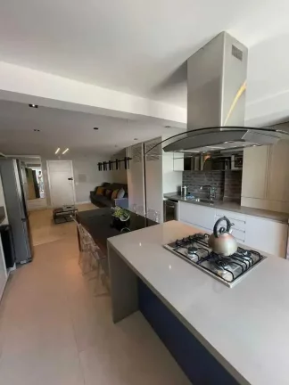 Imagem Apartamento mobiliado com 2 dormitórios sendo 1 suíte e 2 vagas de garagem na Praia Brava - Itajaí