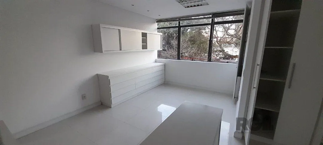 Imagem Excelente Sala Mobiliada na Wenceslau Escobar enfrente ao Paseo