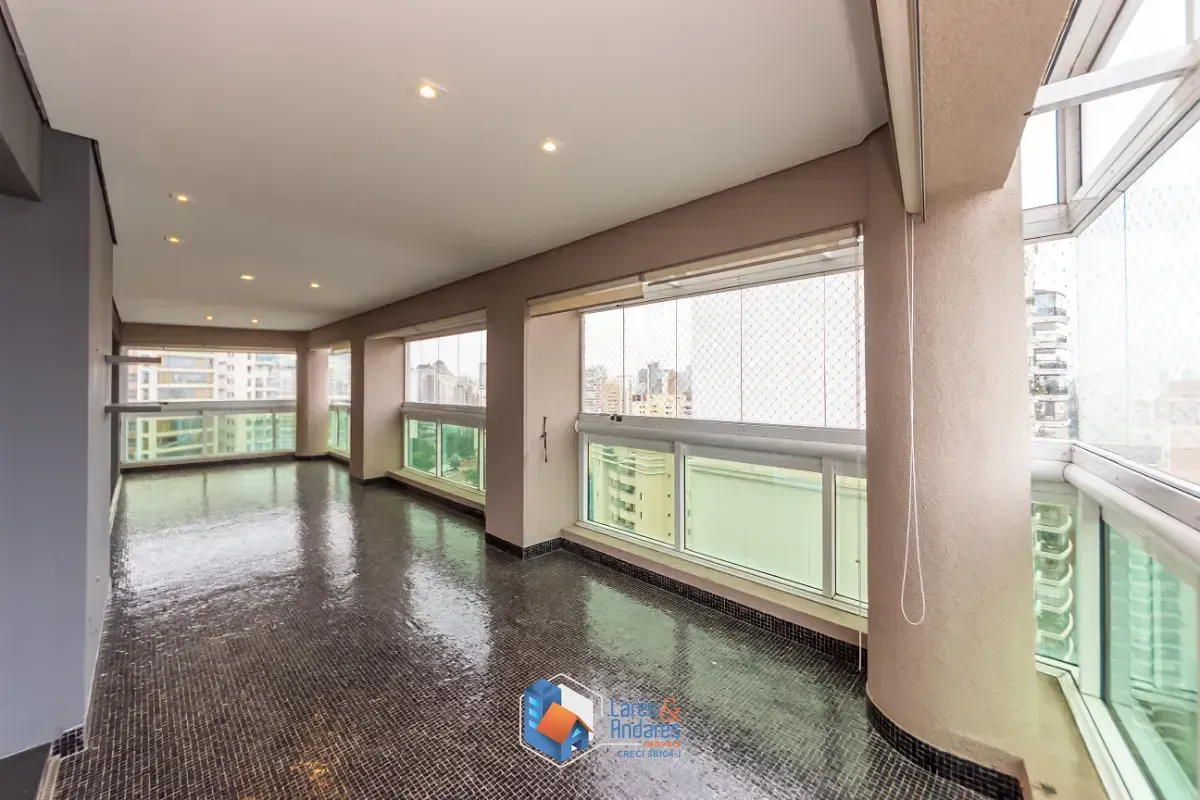 Imagem Apartamento para venda em Vila Uberabinha com 4 quartos, sendo 3 suítes, 233m²