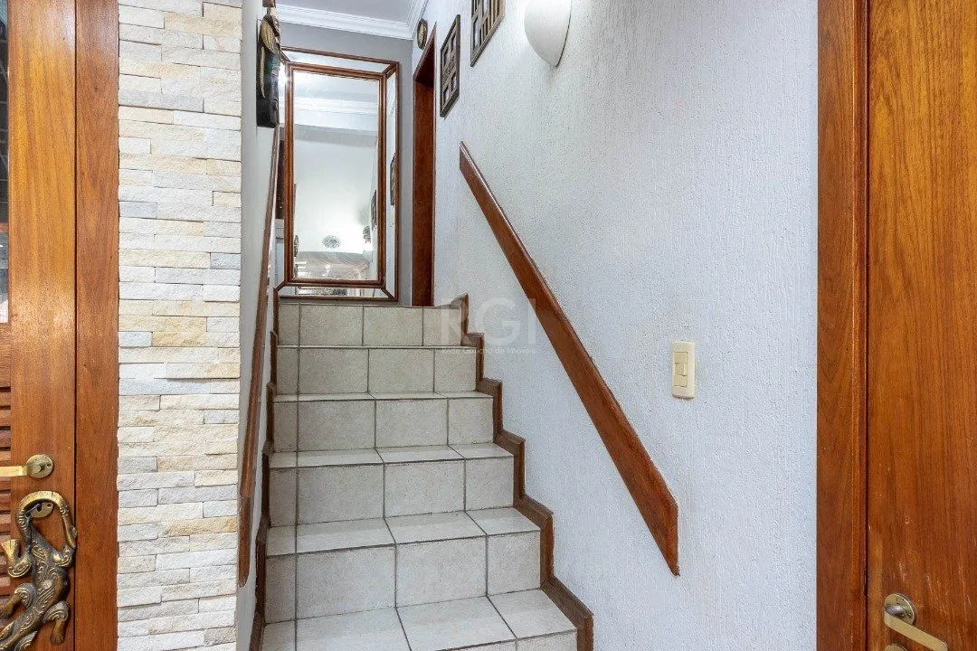 Imagem Casa para Venda com 3 dormitórios, sendo 1 suites e 4 vagas no bairro Ipanema