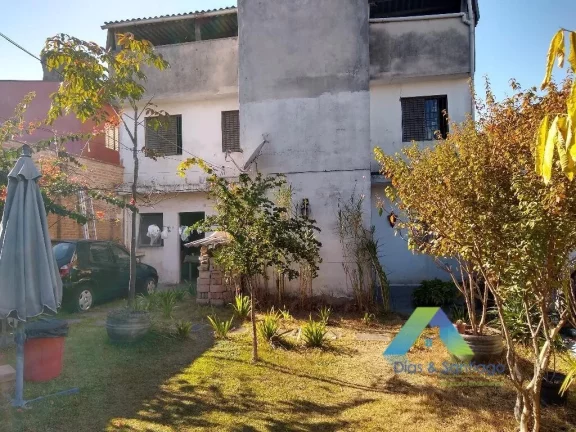 Foto do imóvel Sobrado com 4 dormitórios, 2 salas, 3 vagas de garagem com ótima localização.