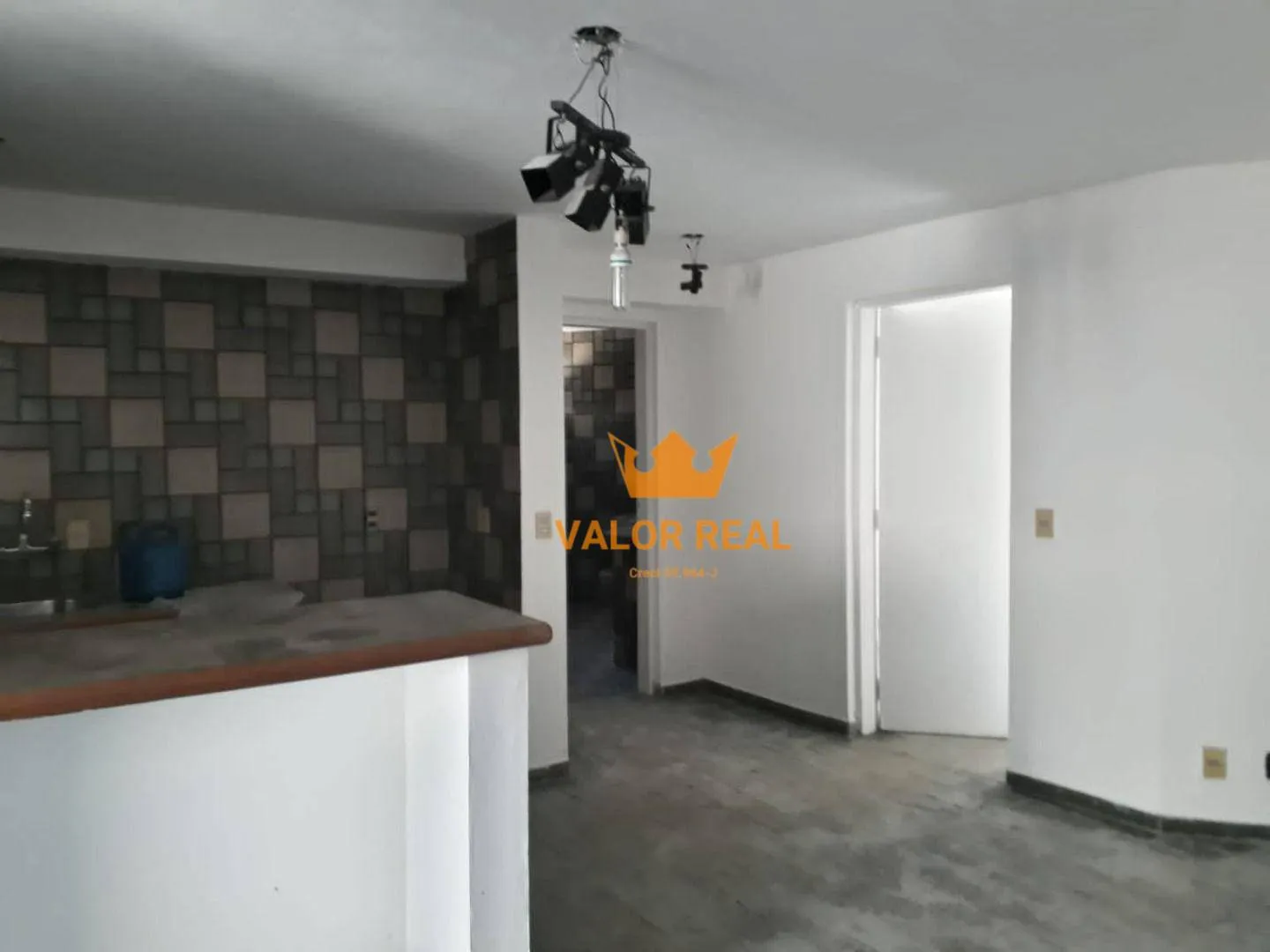 Imagem Magnifica casa em construção de alto padrão, possuindo 3.005m e mais 796m de área construida , possuindo um excelente design.
