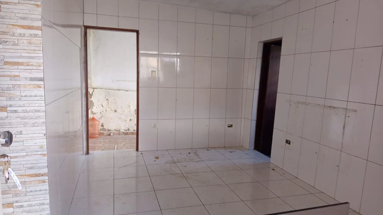 Imagem VENDO CASA COM QUINTAL NO BAIRRO CAMPO GRANDE!