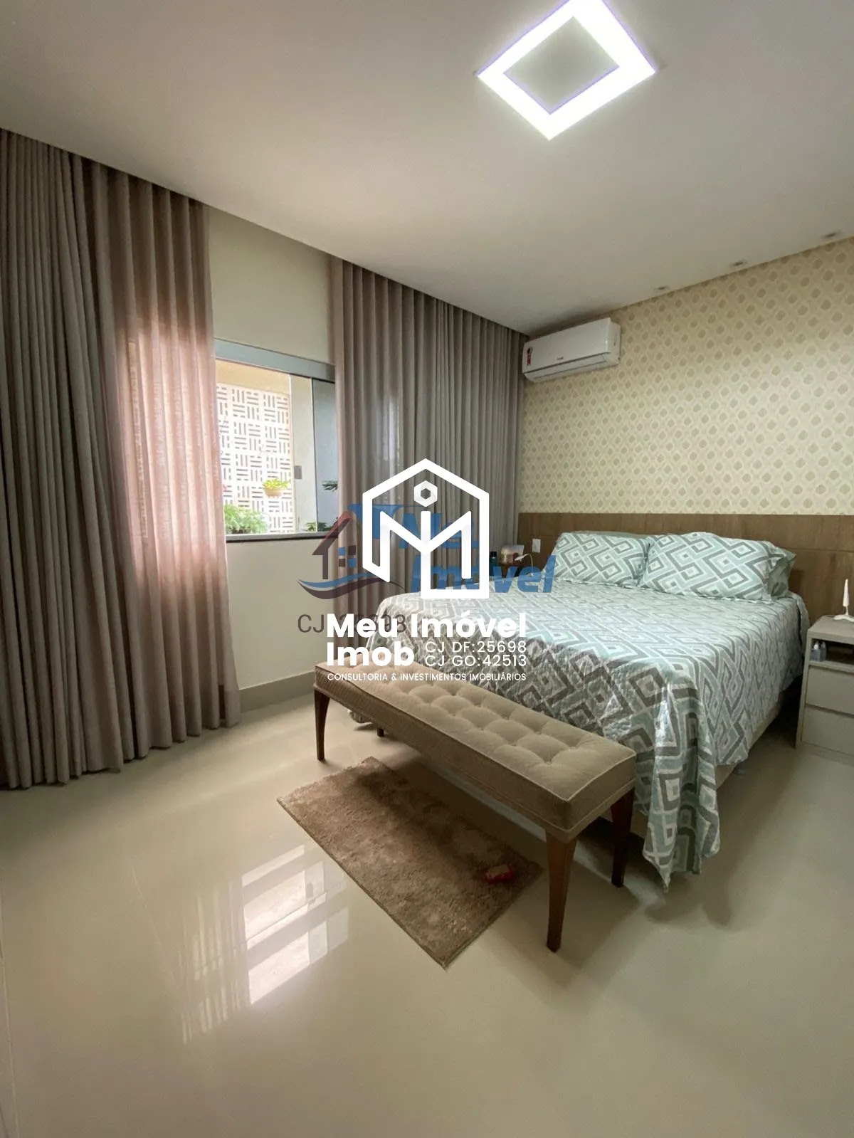 Imagem Casa 3 Quartos 2 Suítes 4 Vagas 800m² Gama/DF