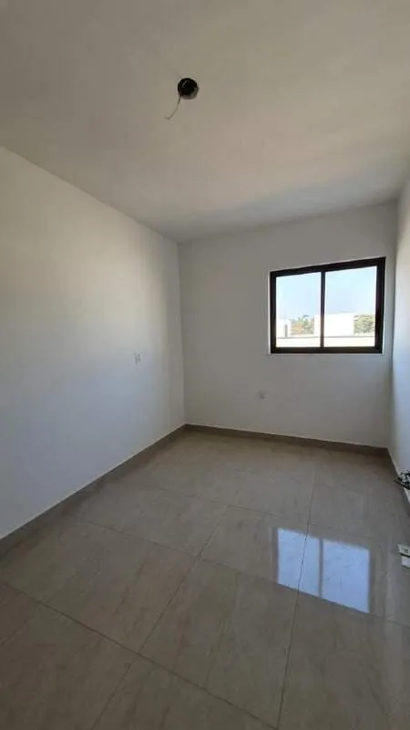 Imagem Casa duplex à venda, 3 quartos, 1 suíte, 2 vagas, Novo Centro - Santa Luzia/MG