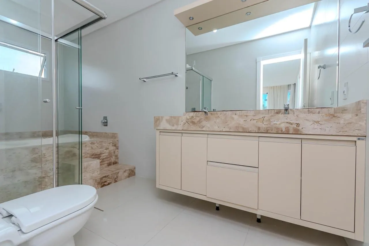Imagem Apartamento com vista para o mar à venda com 270m2 por R$ 4.900.000,00