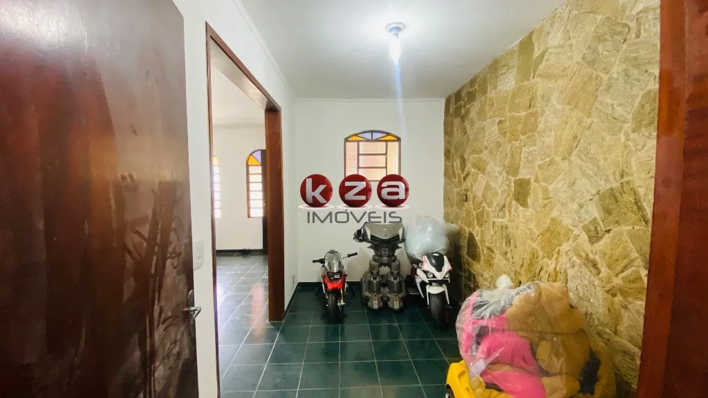 Imagem Imperdível casa à venda em Valinhos-SP, Jardim Itapuã: 4 quartos, 1 suíte, 2 salas, 3 banheiros, 3 vagas, 158m². Aproveite!