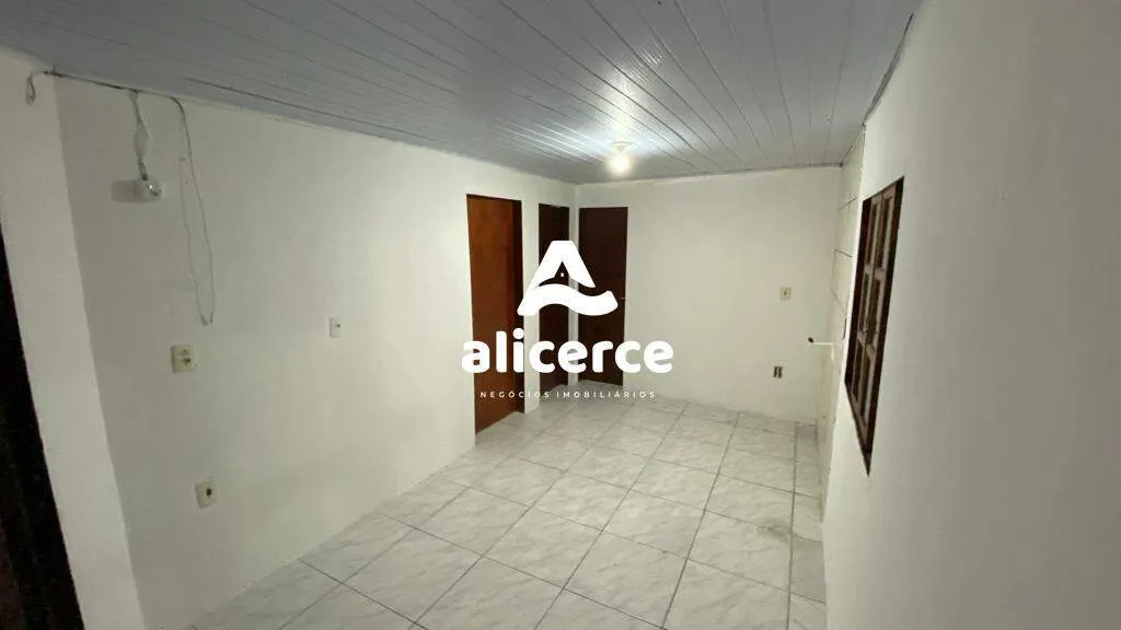 Imagem Imóvel de esquina para investimento com alta rentabilidade - Bairro Serraria, São José/SC