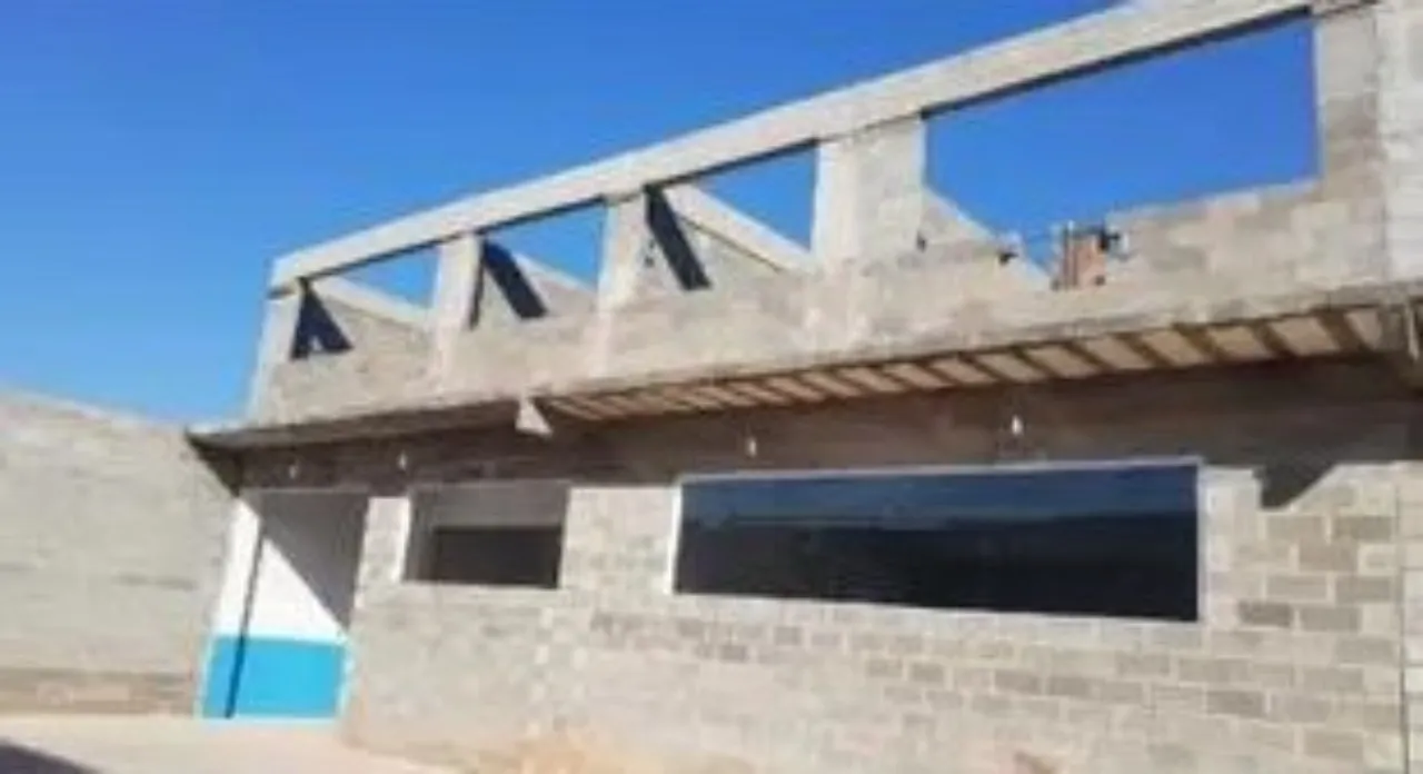 Imagem Galpão Comercial de Alto Padrão no Bairro Eden em Sorocaba-SP: 5 Salas, 4 Banheiros, 5 Vagas e 1.250m² de Área. Venha Conferir!