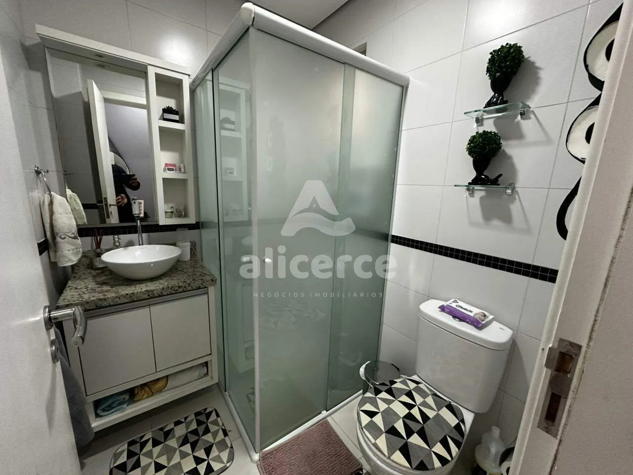 Imagem Apartamento à venda com 2 quartos 1 suíte, 69,2m² em Areias São José
