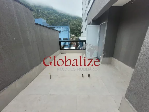 Imagem TRIPLEX COM 02 DORMITÍRIOS SENDO 02 SUÍTES, R$750.000,00, DENTRO DE UM VILLAGIO BEM FAMILIAR, ÓTIMA LOCALIZAÇÃO, AMPLA SALA E POSSUI UM SOLÁRIO