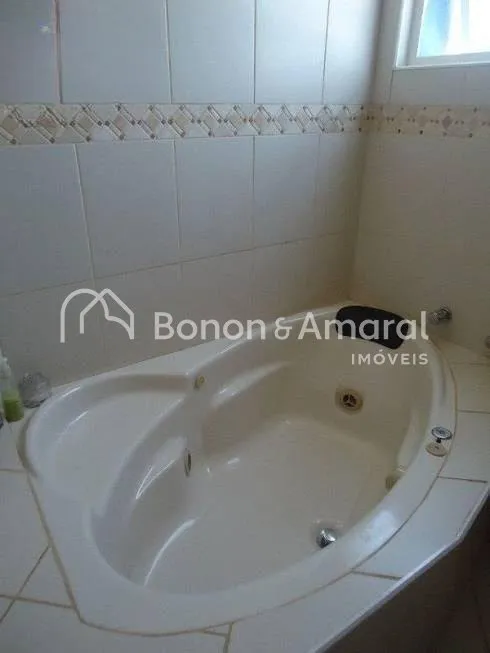 Imagem Casa de condomínio com 337 m² e 4 quartos