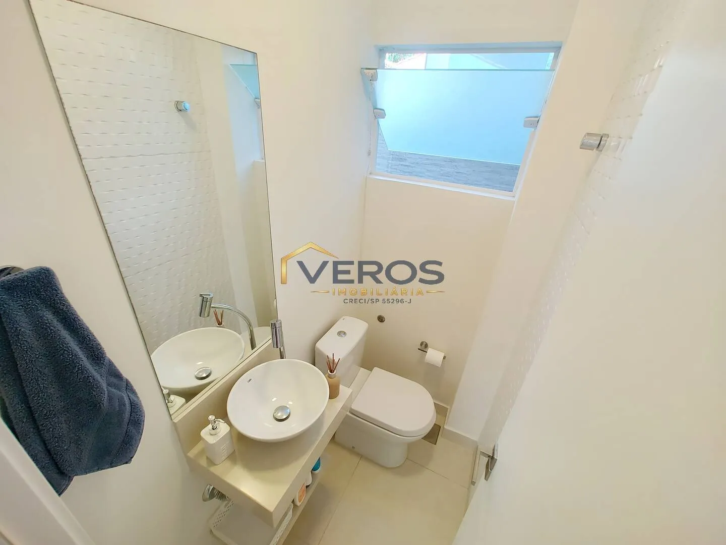 Imagem Casa a venda com 2 quartos a 300m da praia da Cocanha em Caraguatatuba