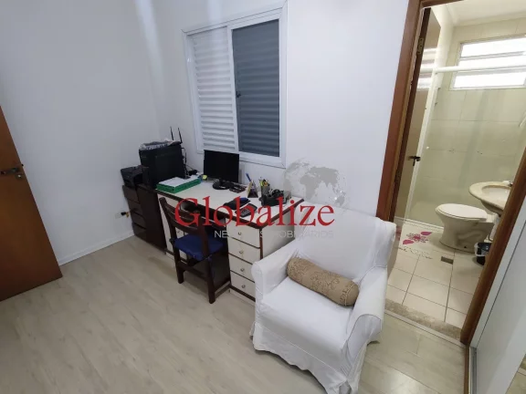 Imagem Linda sobreposta térrea com 4 suítes e amplo quintal de fundos com churrasqueira toda reformada no bairro da Ponta da Praia por R$.1.380.000,00.