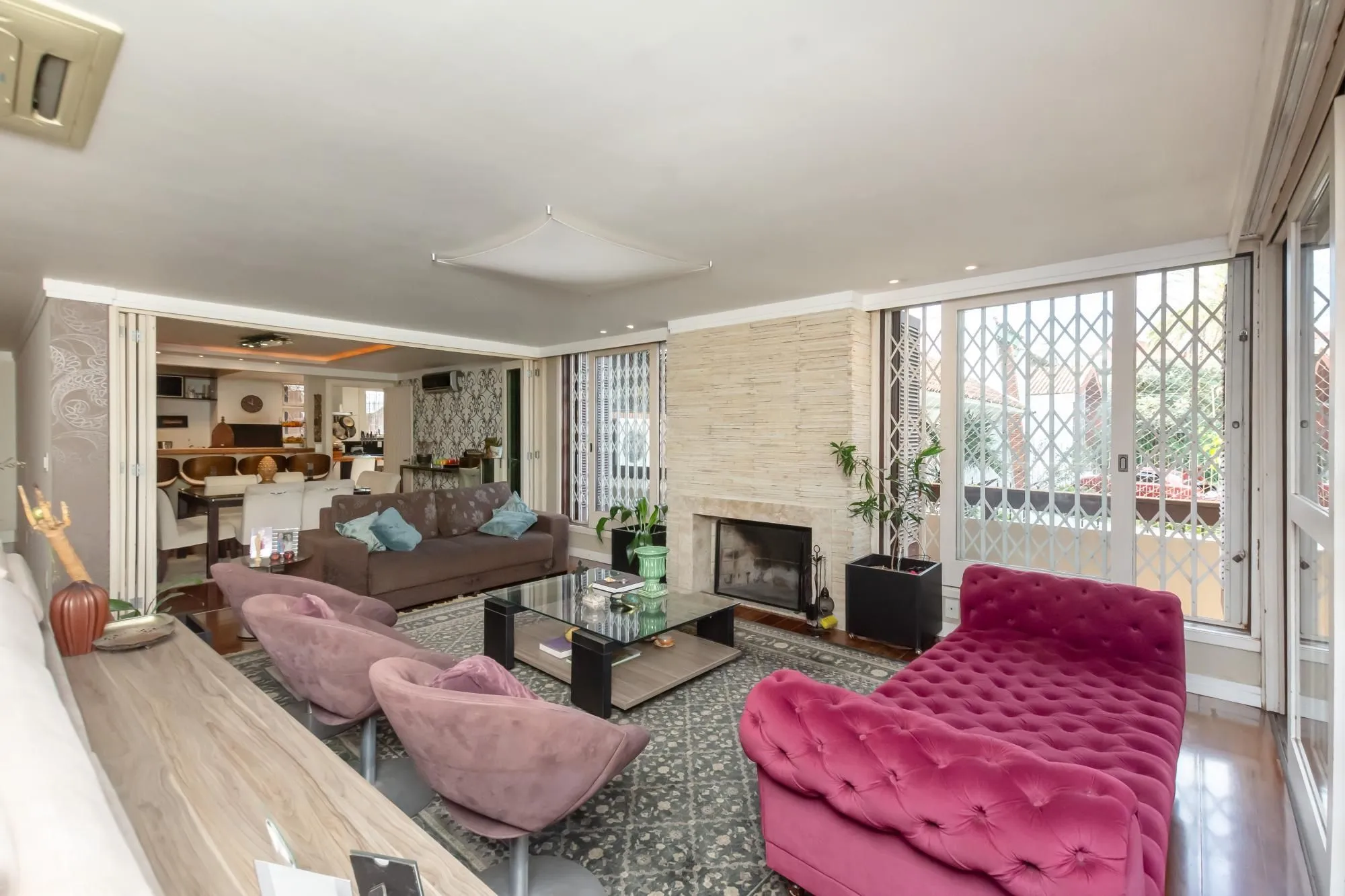 Imagem VENDA AMPLO APARTAMENTO RUA CALMA
