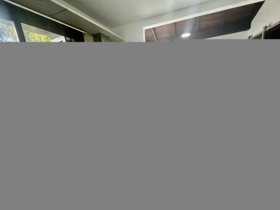 Imagem Ótima casa com 4 Suítes, Piscina e Vista para o Mar no Centro de Florianópolis Localizada no cent...