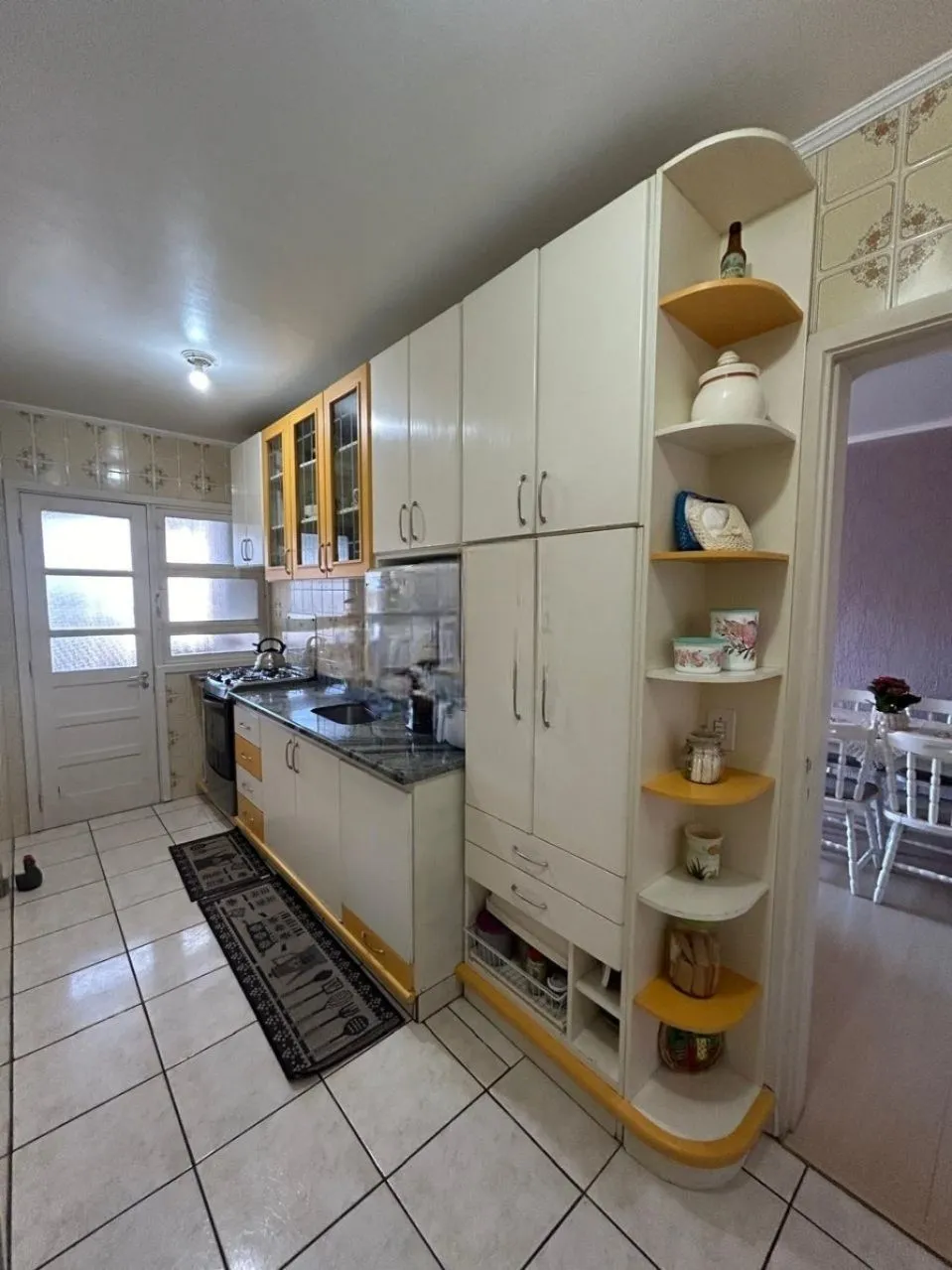 Imagem Amplo Apartamento de 3 Dormitórios com Churrasqueira no Bairro Floresta