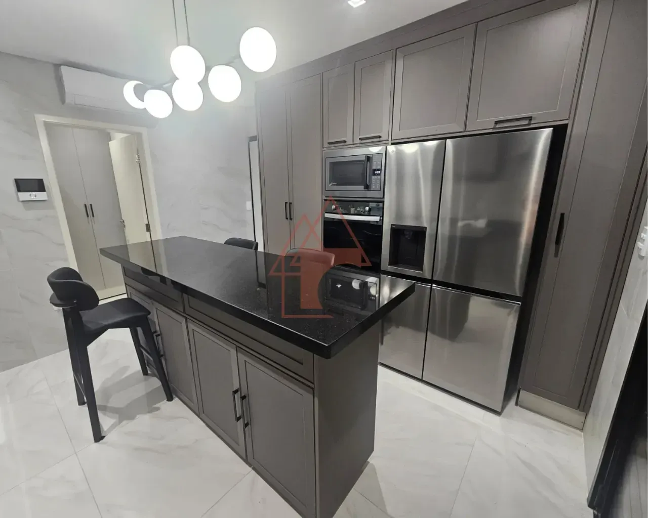 Foto do imóvel: Sobrado com 5 Quartos à Venda, 271 metros em Jardim Casqueiro - Cubatão