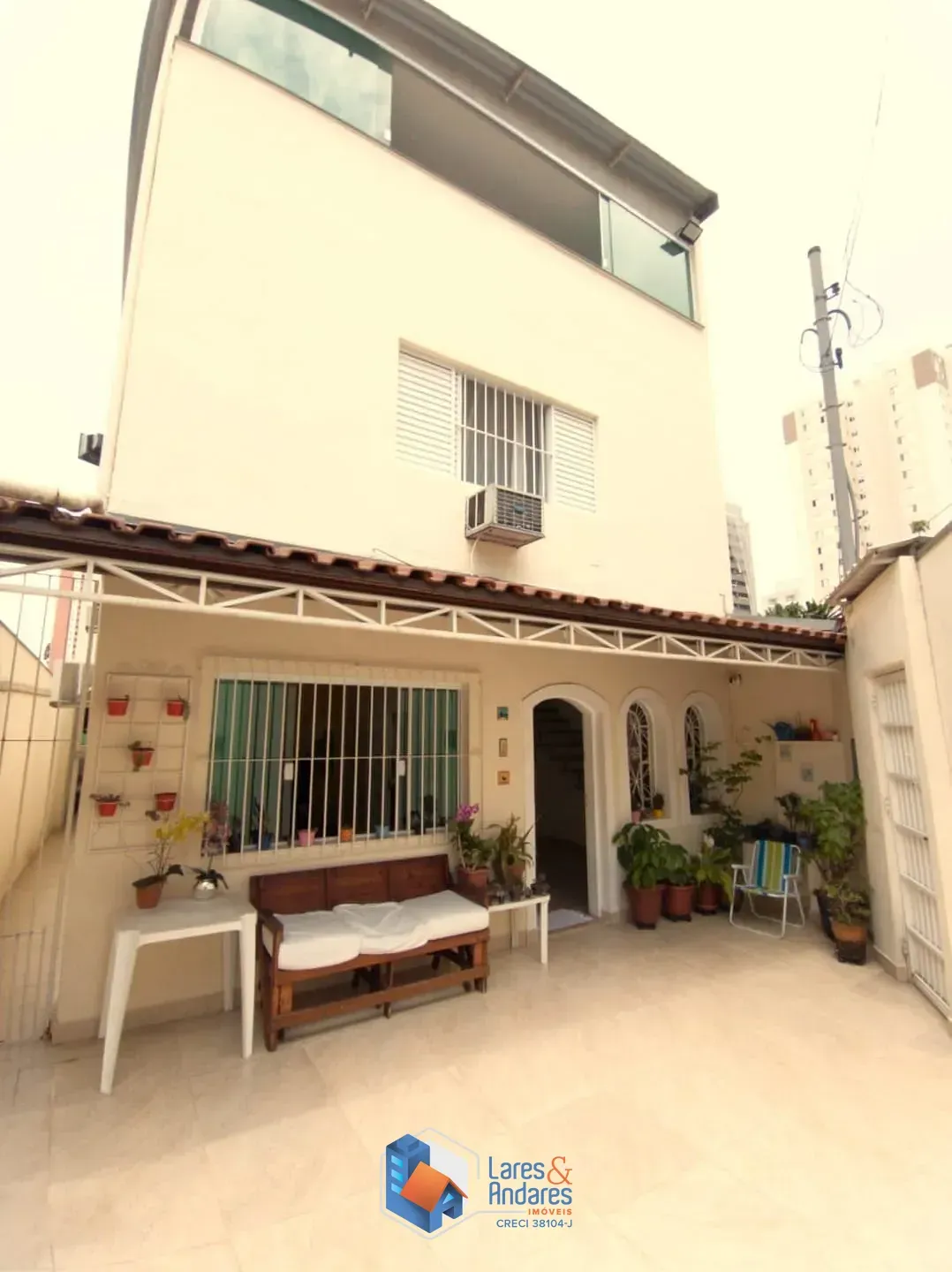 Foto do imóvel SOBRADO À VENDA, COM 300M² SENDO 3 PAVIMENTOS EM RUA EM SAÍDA COM AMPLA ÁREA GOURMET 3 DORMS SENDO 2 SUÍTES - OPORTUNIDADE - LAUZANE PAULISTA em Rua Alice Blanche