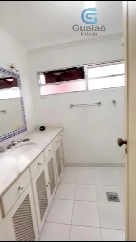 Imagem VENDO AMPLO APARTAMENTO DE 3 DORMITÓRIOS E SUITE NO CORAÇÃO DO GONZAGA EM SANTOS