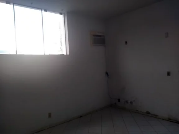 Imagem Ótimo barracão com 647 m², próximo à av. Nações Unidas