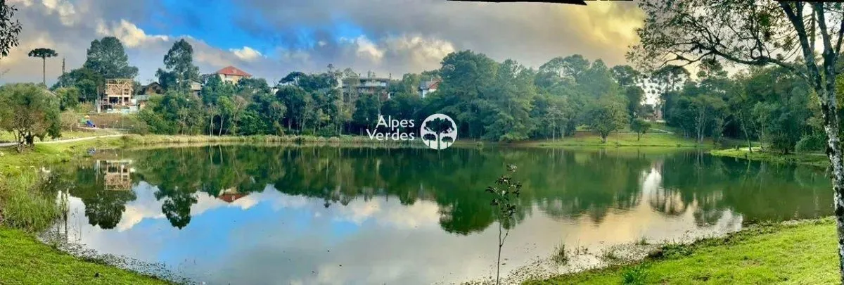 Foto do imóvel Terreno à Venda em Vivenda dos Arvoredas, Gramado - RS