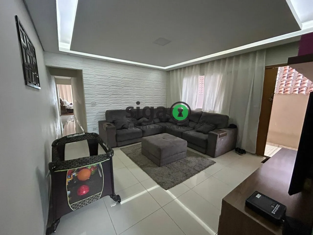 Imagem Linda Casa á venda em Laranjeiras - Casa grande, 4 cagas de garagem e 2 quartos