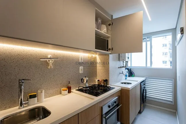 Imagem Apartamento com 2 quartos, 1 Suite - 50mt - Lapa, MOBILIADO