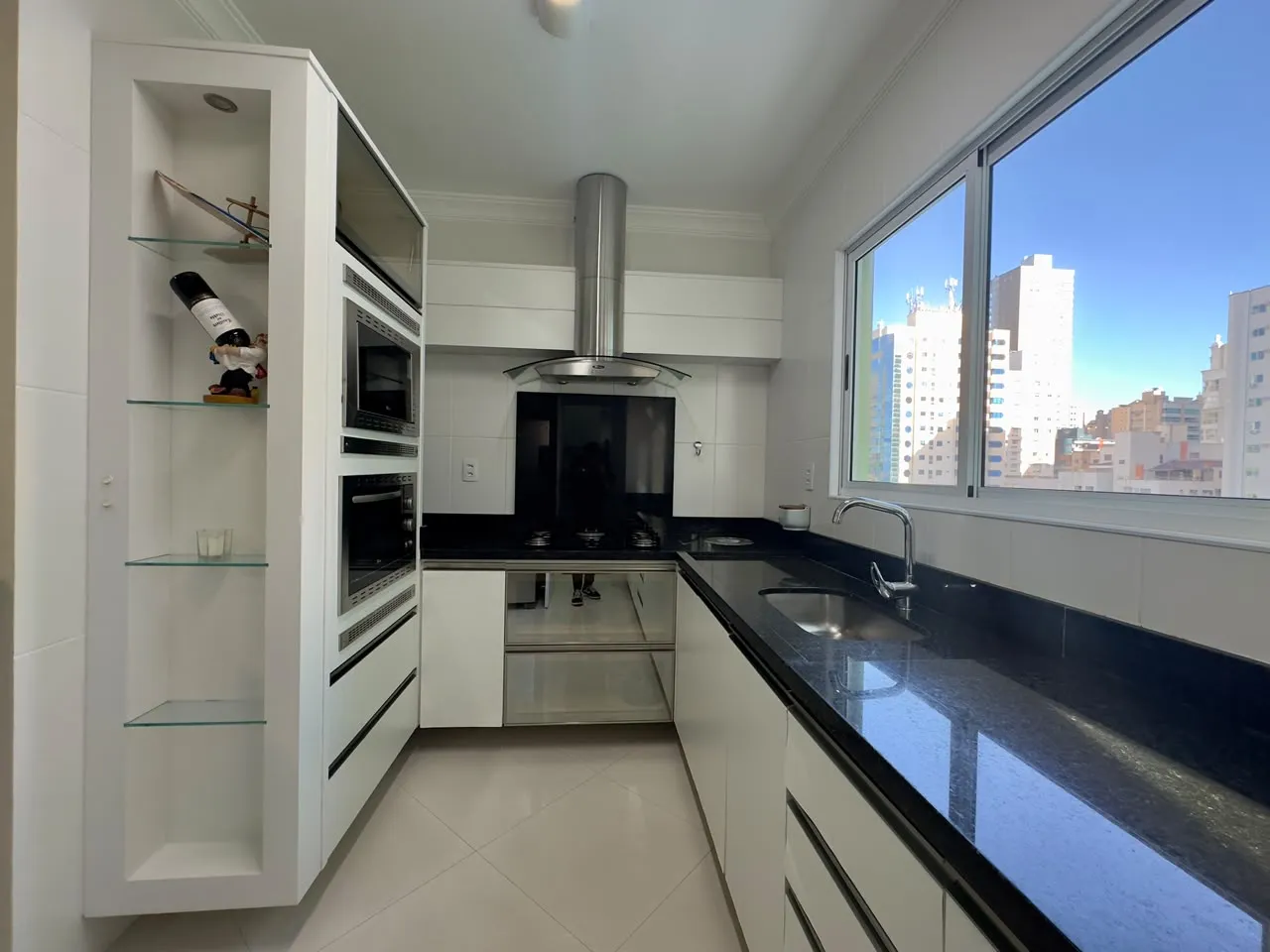 Imagem Apartamento à venda com 130m2 por R$ 2.100.000,00