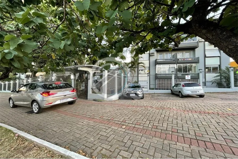 Imagem Charmoso apartamento de fundos na Av. Protásio Alves próximo ao Sesc. O imóvel foi todo reformado...
