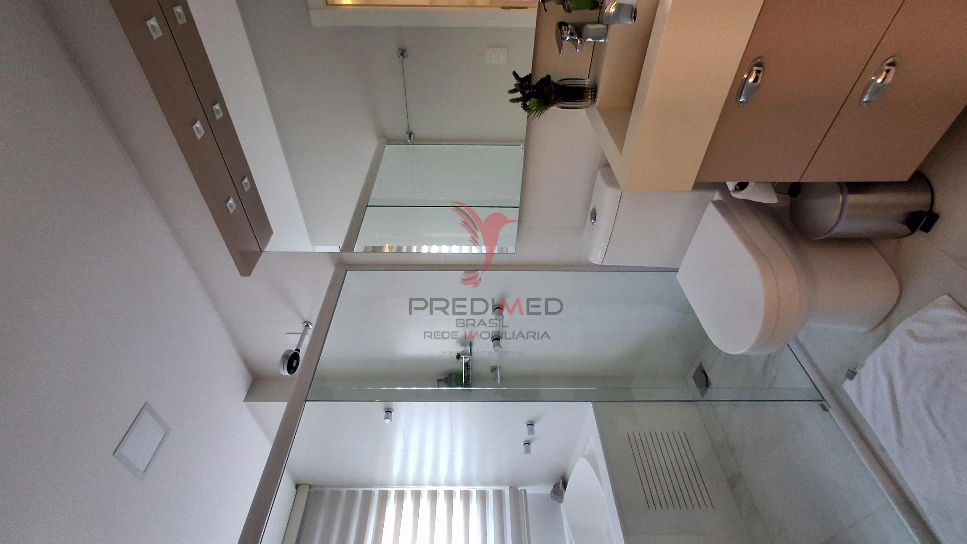 Imagem Apartamento alto padrão na meia praia