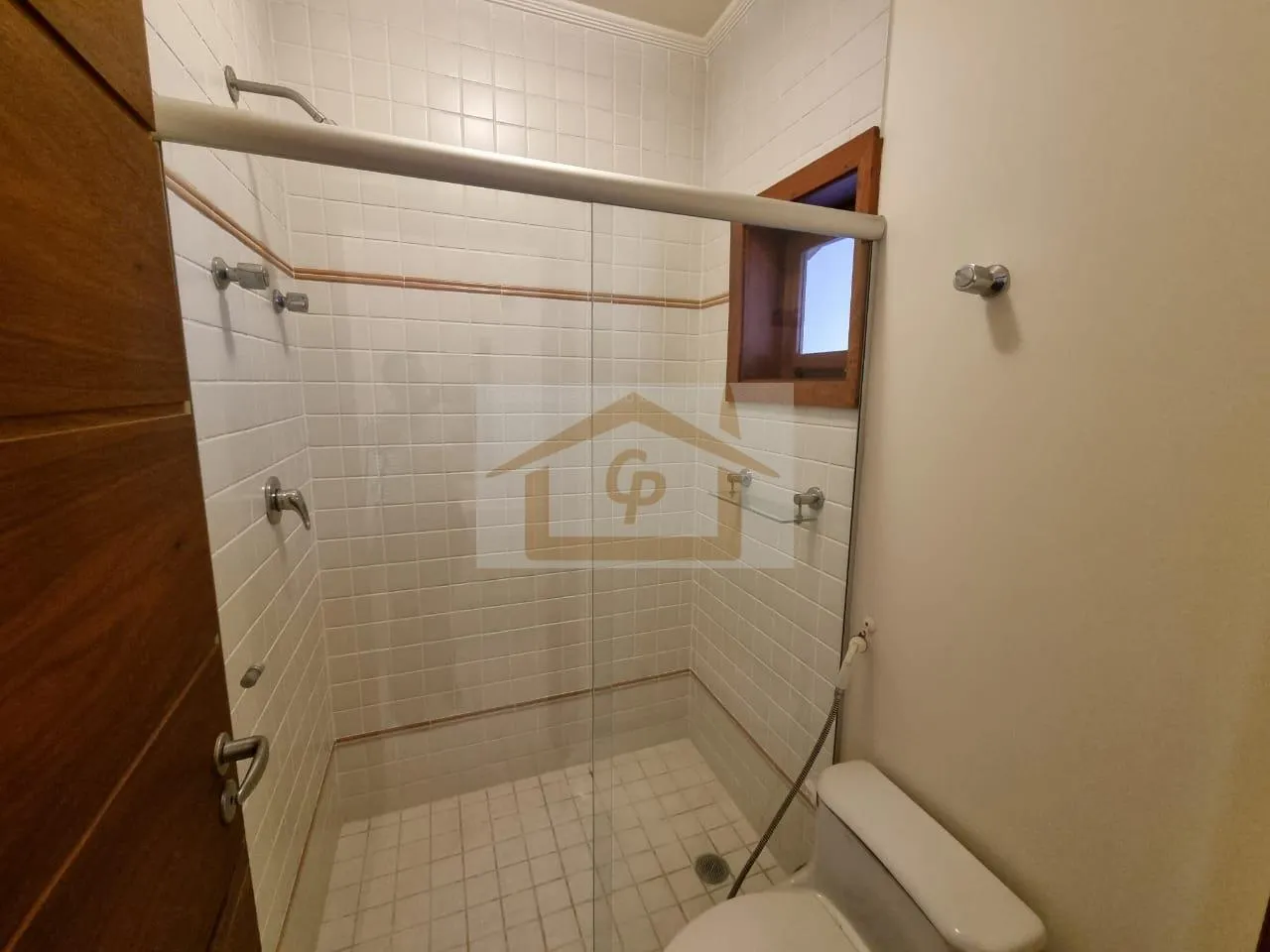 Imagem Conforto, segurança e natureza!!! Casa com 3 suítes , 4 vagas - *Granja Viana
