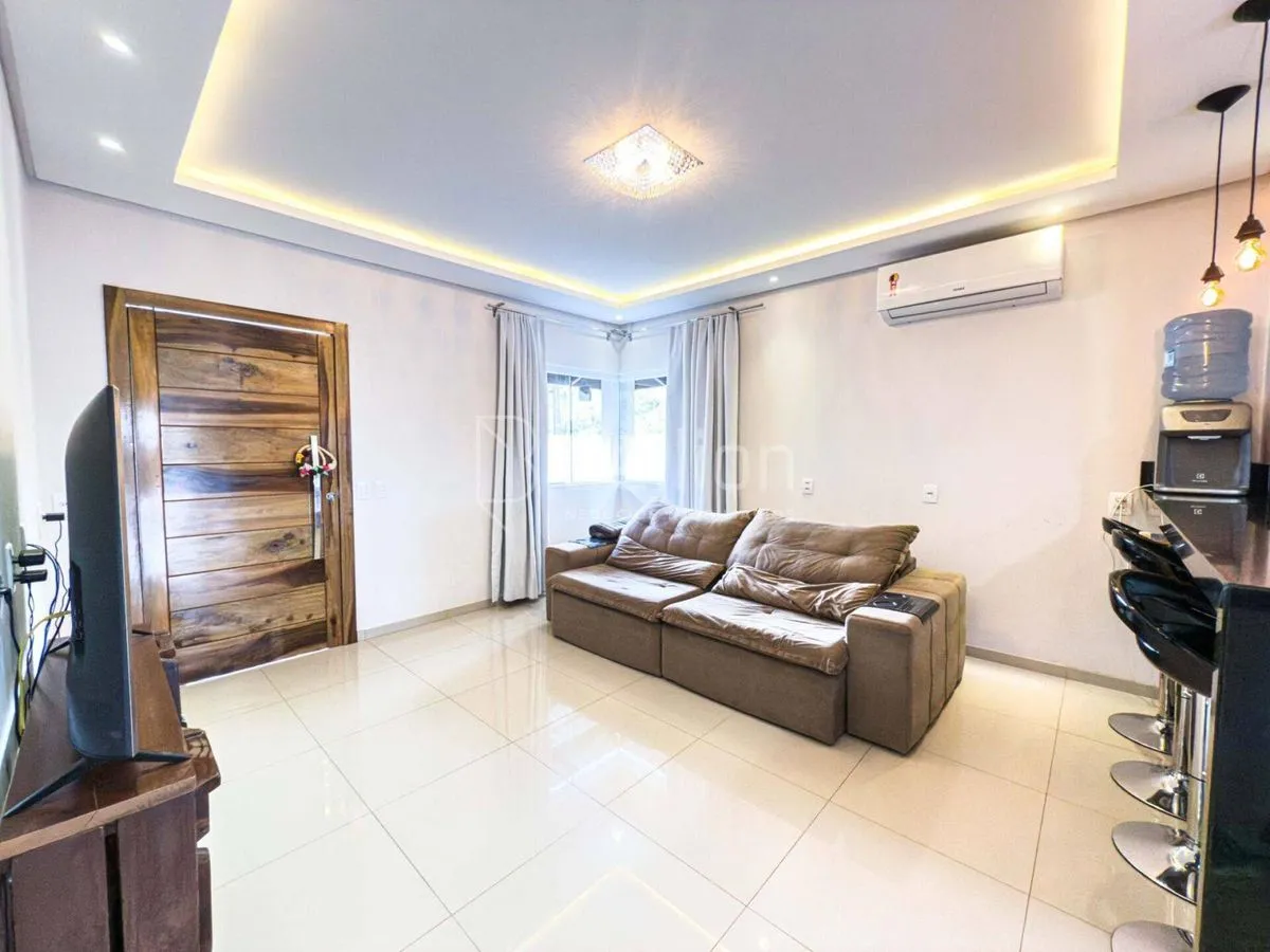 Imagem Casa com suíte no centro de Rodeio