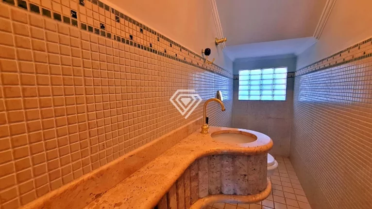 Imagem Sobrado 4 Suítes, 492 m² em 5 Terrenos à venda na 207 Sul